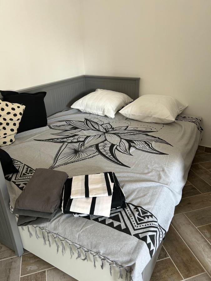 Charmant Studio Dans Villa - Jardin Privatif . Ла-Сейн-сюр-Мер Экстерьер фото