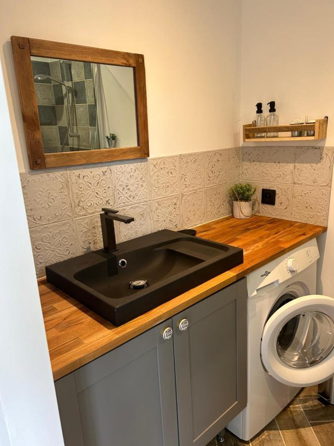 Charmant Studio Dans Villa - Jardin Privatif . Ла-Сейн-сюр-Мер Экстерьер фото