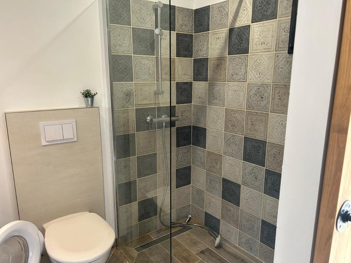 Charmant Studio Dans Villa - Jardin Privatif . Ла-Сейн-сюр-Мер Экстерьер фото